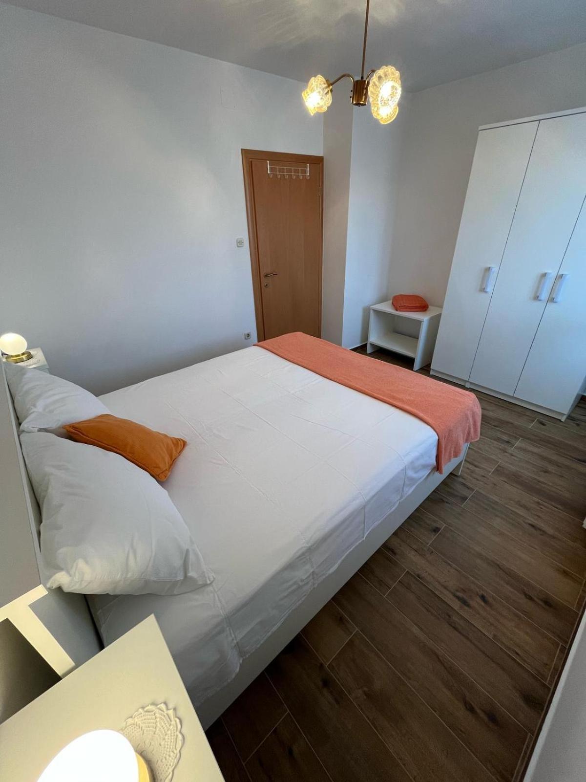 Apartments Nella Sveti Anton  Экстерьер фото