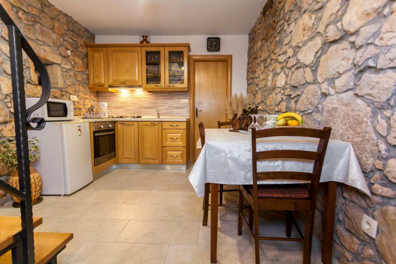 Apartments Nella Sveti Anton  Экстерьер фото